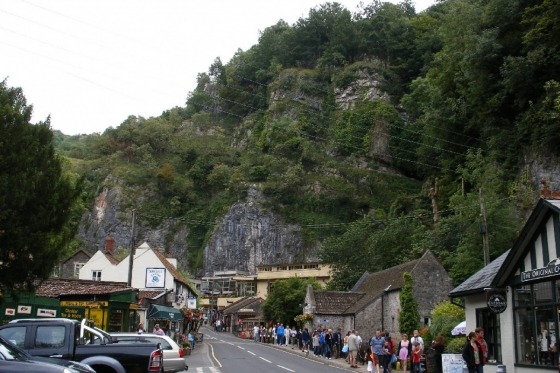 Sydengland. Idylliska samhällen, böljande landskap och undersköna grevskap. Som att resa i en brittisk TV-serie men på riktigt. Natur och kultur i en behaglig blandning. 