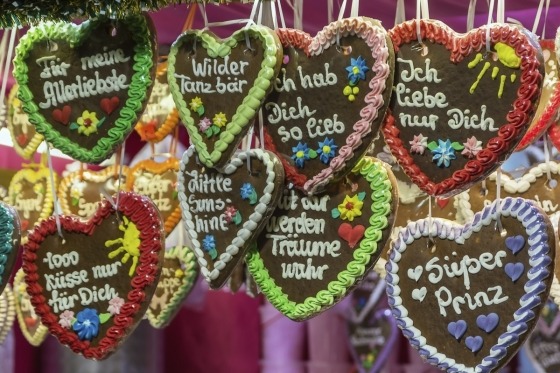 I jultid är Rostock en stämningsfull upplevelse utöver det vanliga och en av Nordtysklands största och mest uppskattade julmarknader välkomnar oss med äkta julstämning. 